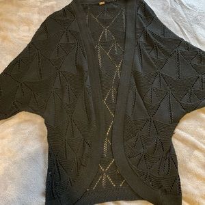 Black knit 3/4 sleeve sweater